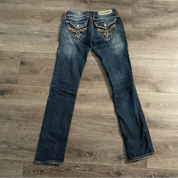 Rock Revival Elma Straight Jean
Dark Wash with contrast stitching
Size 26 - Picture 4 of 15